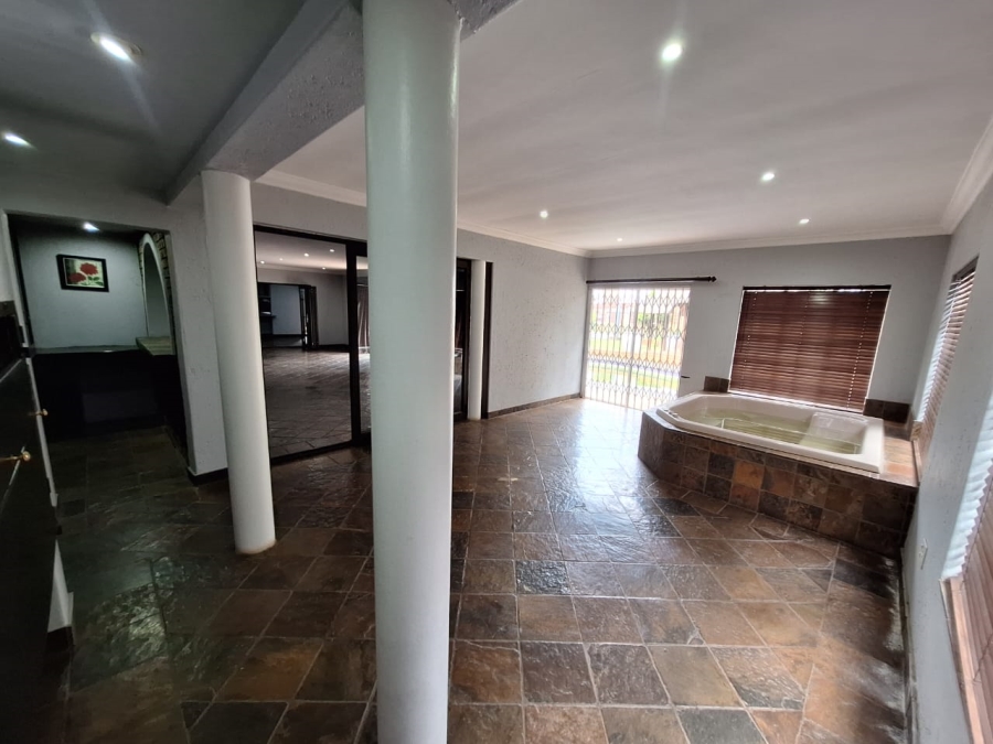 3 Bedroom Property for Sale in Dersley Gauteng