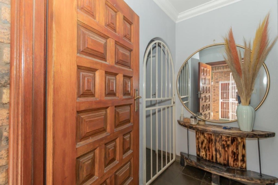 3 Bedroom Property for Sale in Dersley Gauteng