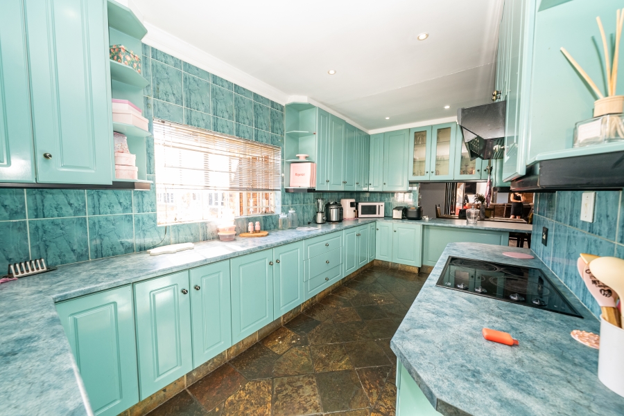 3 Bedroom Property for Sale in Dersley Gauteng