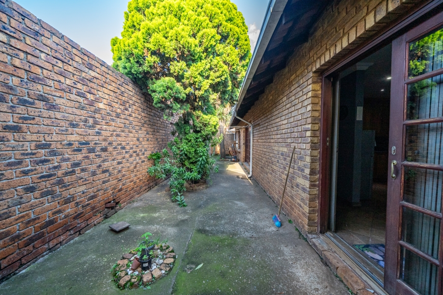 3 Bedroom Property for Sale in Dersley Gauteng