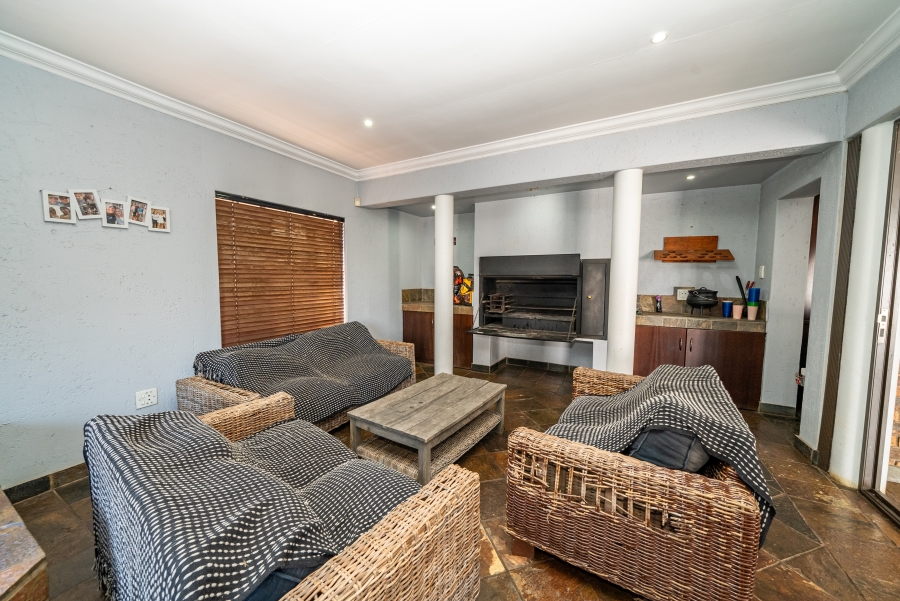 3 Bedroom Property for Sale in Dersley Gauteng