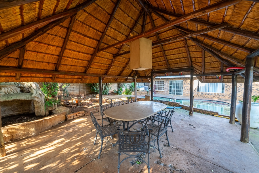 3 Bedroom Property for Sale in Dersley Gauteng