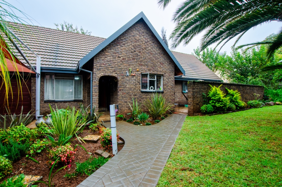 3 Bedroom Property for Sale in Rensburg Gauteng