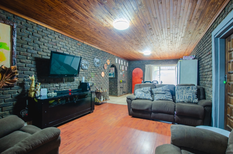 3 Bedroom Property for Sale in Rensburg Gauteng