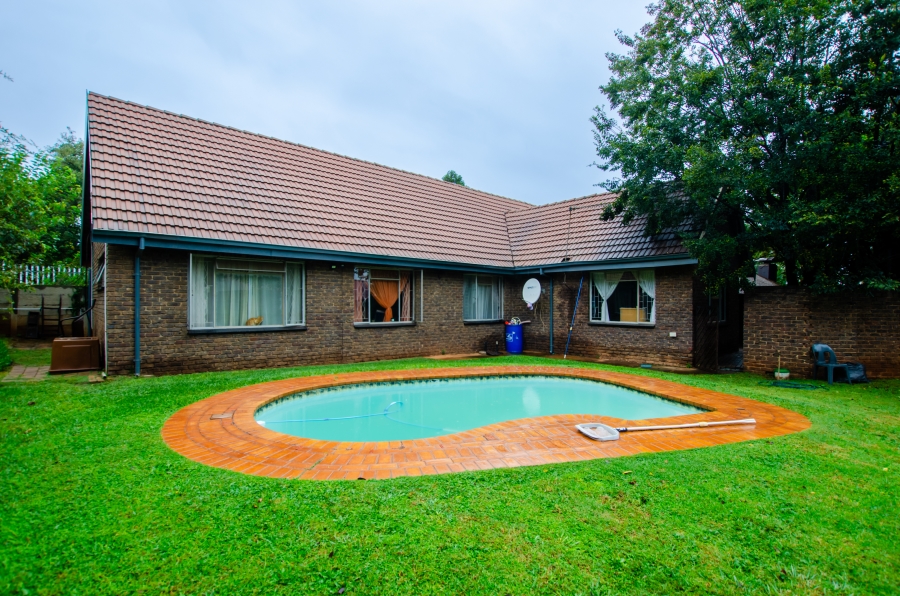 3 Bedroom Property for Sale in Rensburg Gauteng