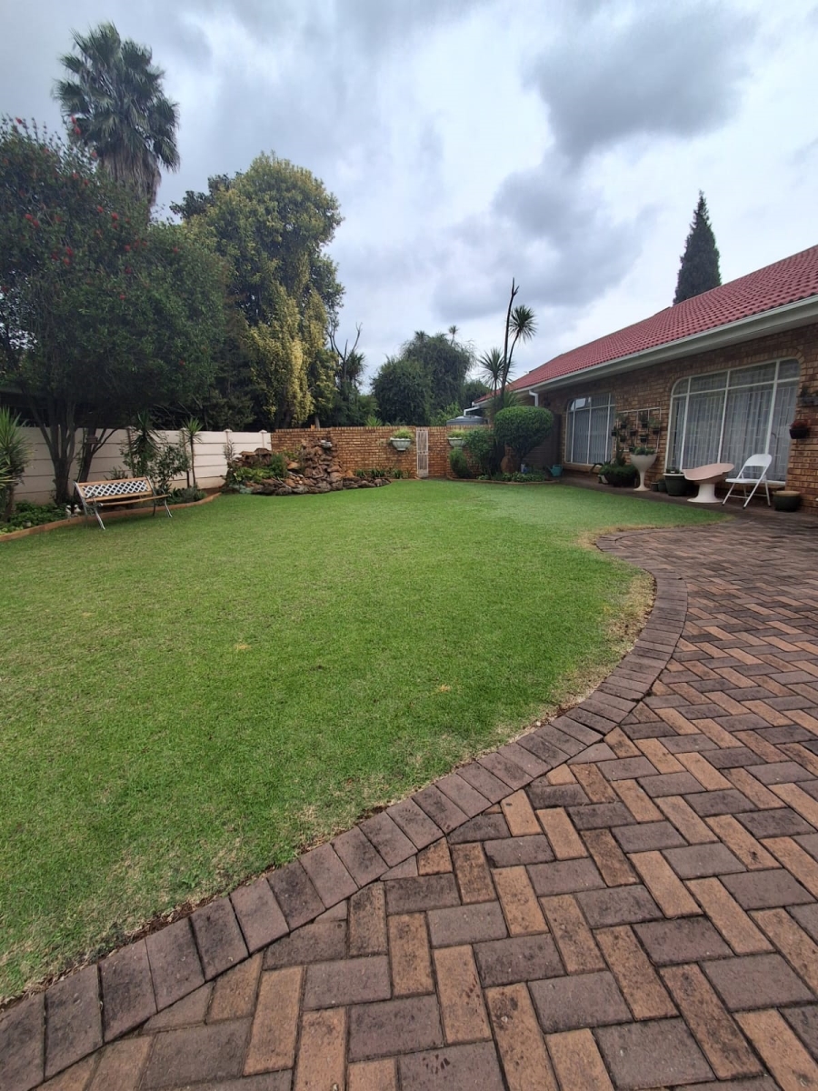 4 Bedroom Property for Sale in Risiville Gauteng