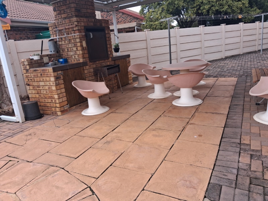 4 Bedroom Property for Sale in Risiville Gauteng