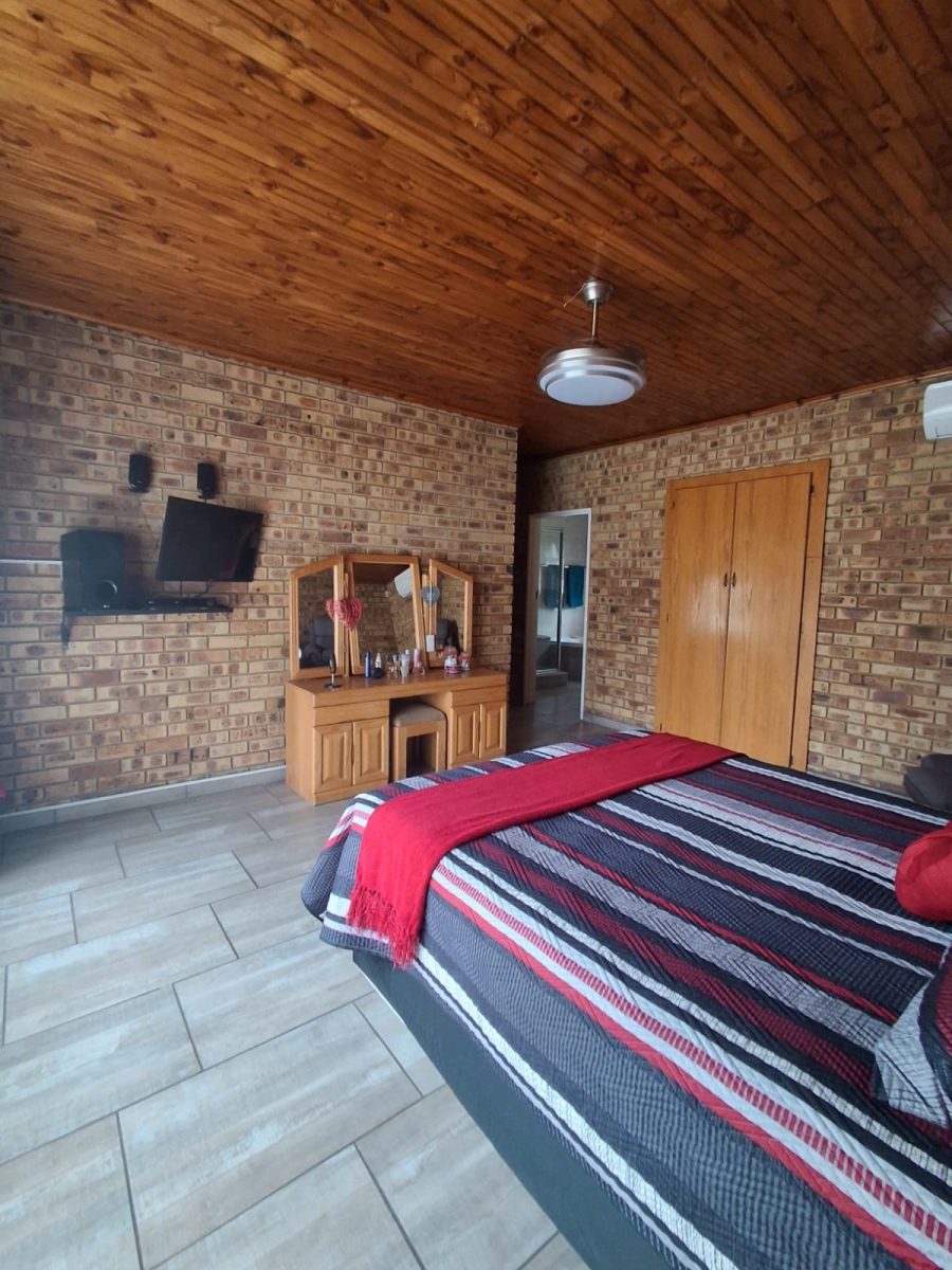 4 Bedroom Property for Sale in Risiville Gauteng