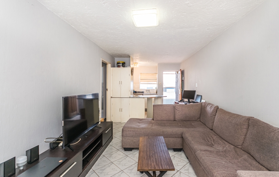 1 Bedroom Property for Sale in Maraisburg Gauteng