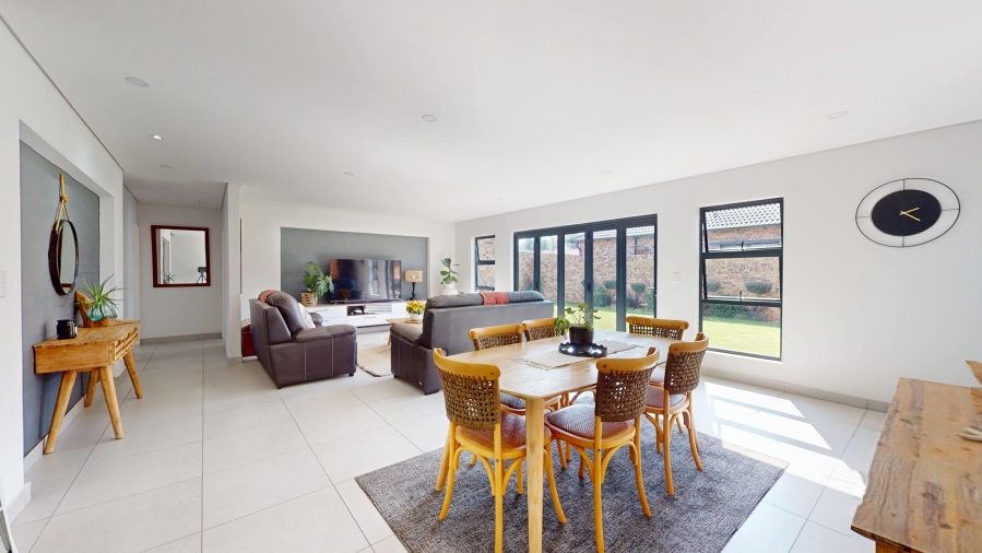 3 Bedroom Property for Sale in Dayanglen Gauteng