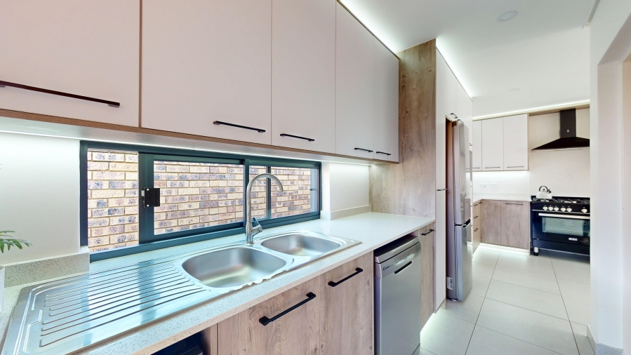 3 Bedroom Property for Sale in Dayanglen Gauteng