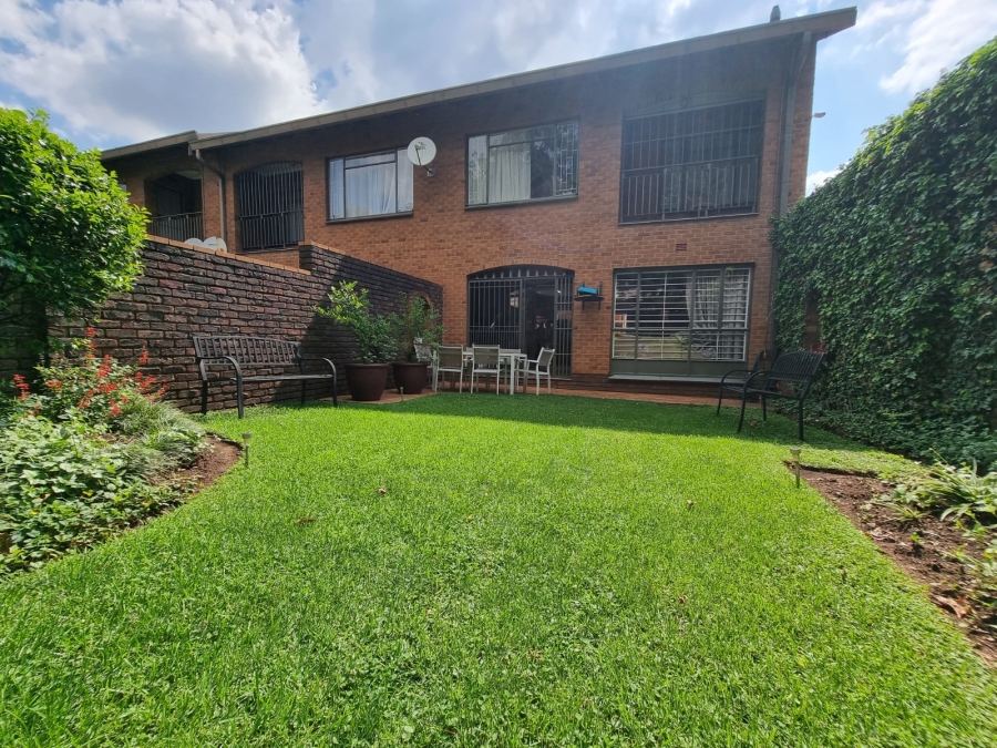 To Let 3 Bedroom Property for Rent in Bedford Gardens Gauteng