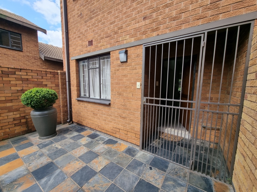 To Let 3 Bedroom Property for Rent in Bedford Gardens Gauteng