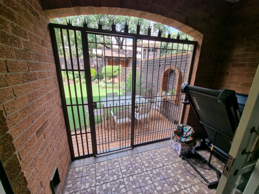 To Let 3 Bedroom Property for Rent in Bedford Gardens Gauteng