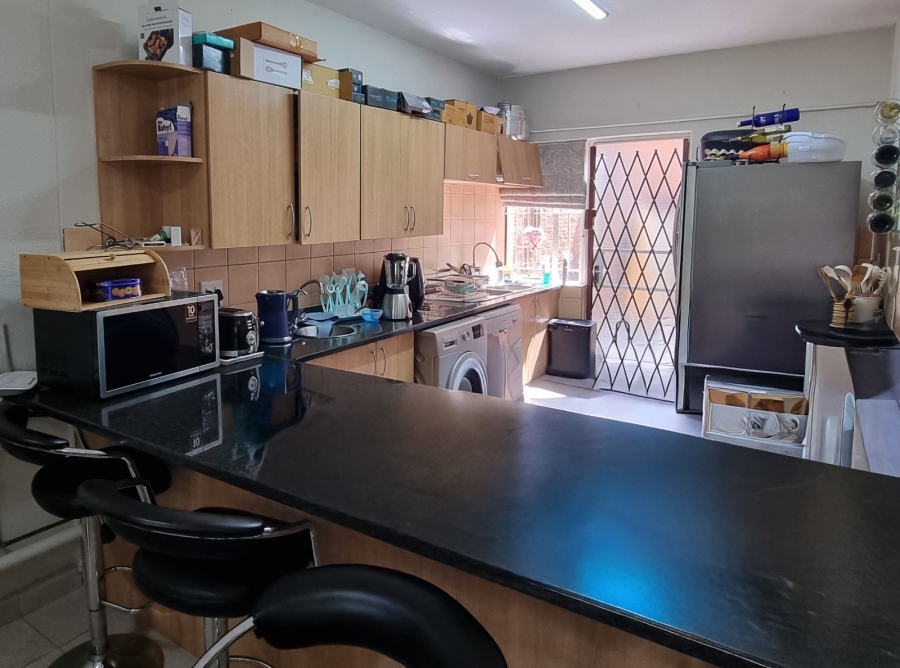 To Let 3 Bedroom Property for Rent in Bedford Gardens Gauteng