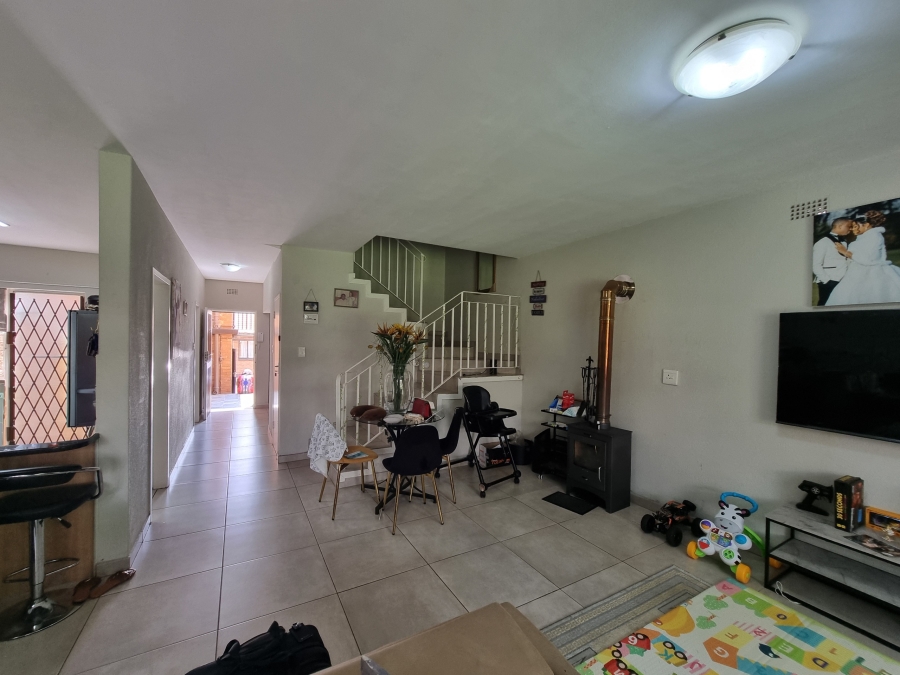 To Let 3 Bedroom Property for Rent in Bedford Gardens Gauteng