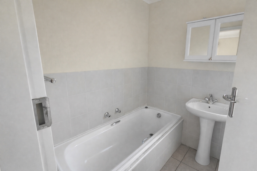 2 Bedroom Property for Sale in Honeydew Gauteng