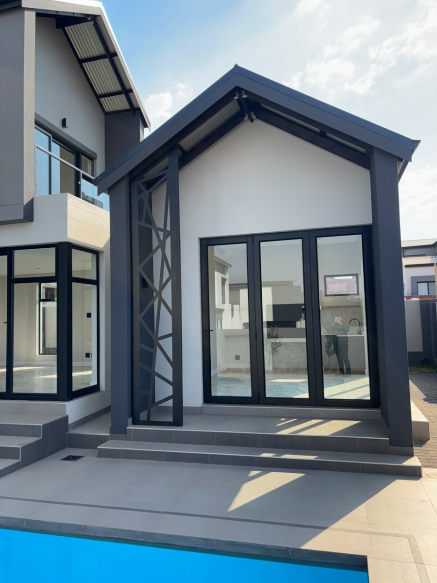 4 Bedroom Property for Sale in Fountainbrook Estate Gauteng