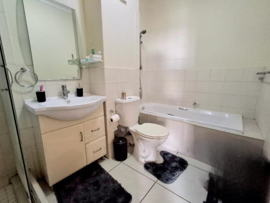 1 Bedroom Property for Sale in Hurlyvale Gauteng