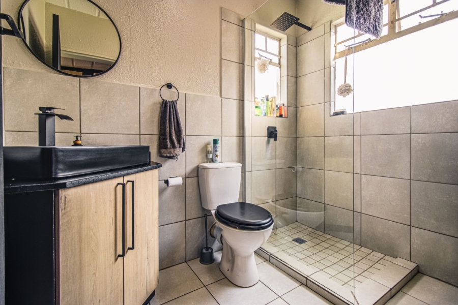 1 Bedroom Property for Sale in Edendale Gauteng