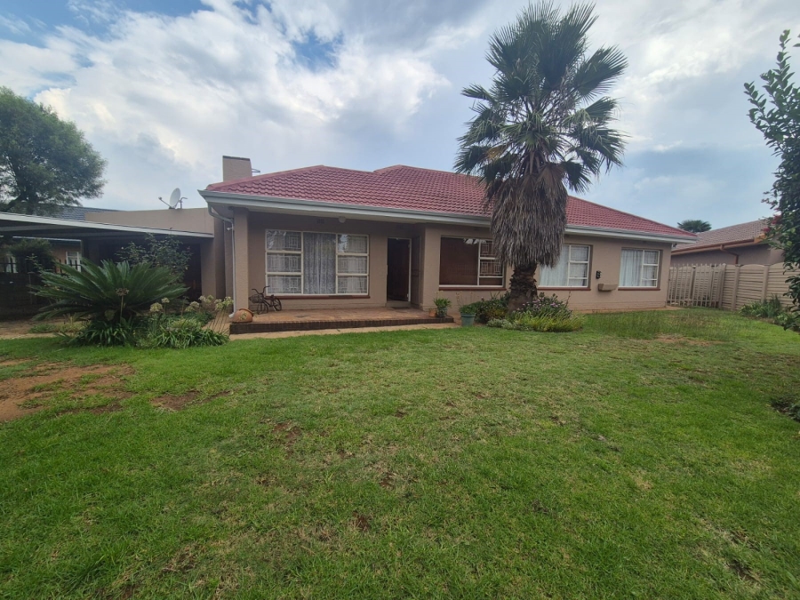 3 Bedroom Property for Sale in Sonland Park Gauteng