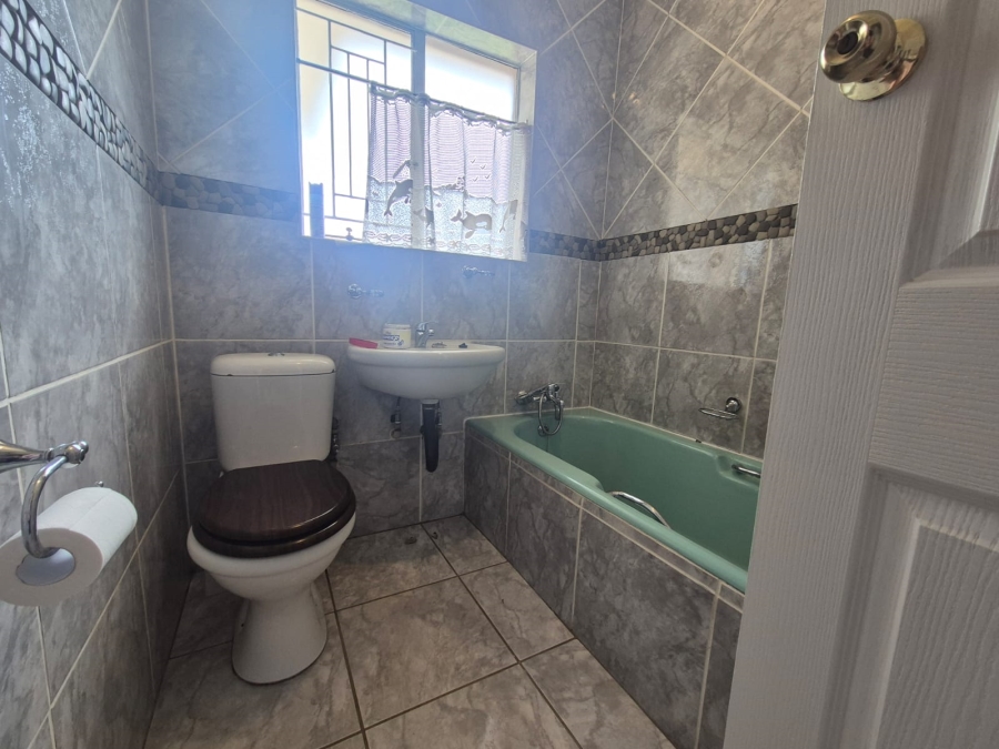 3 Bedroom Property for Sale in Sonland Park Gauteng