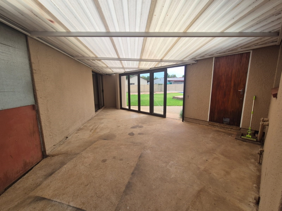 3 Bedroom Property for Sale in Sonland Park Gauteng