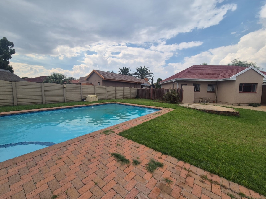 3 Bedroom Property for Sale in Sonland Park Gauteng