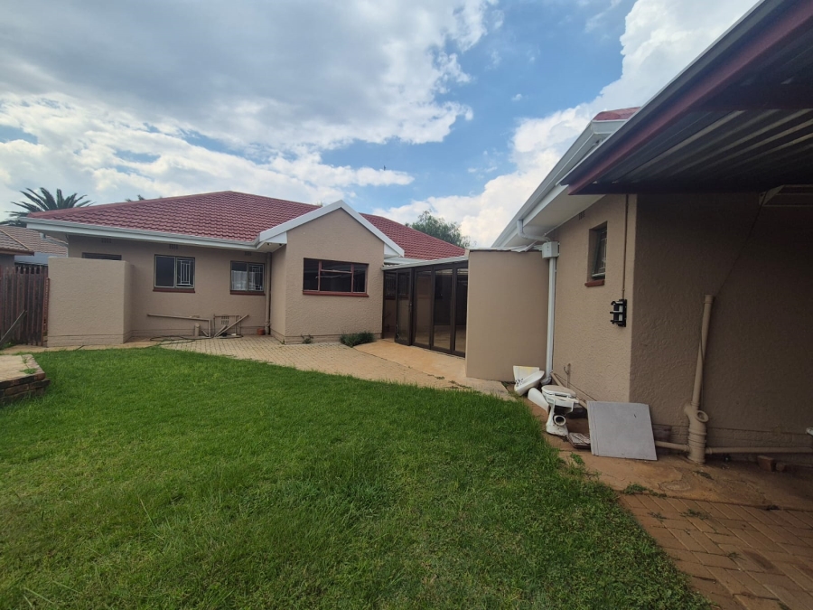 3 Bedroom Property for Sale in Sonland Park Gauteng