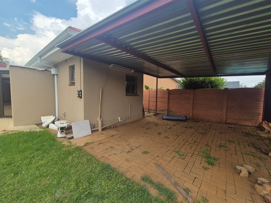3 Bedroom Property for Sale in Sonland Park Gauteng
