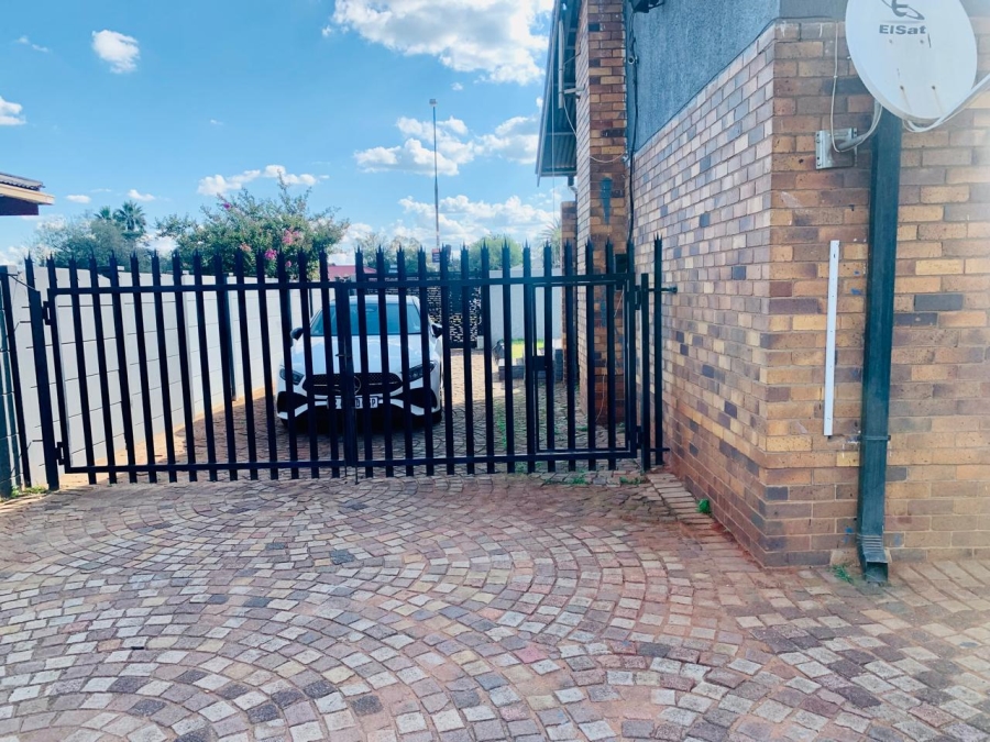 3 Bedroom Property for Sale in Vanderbijlpark CW 2 Gauteng