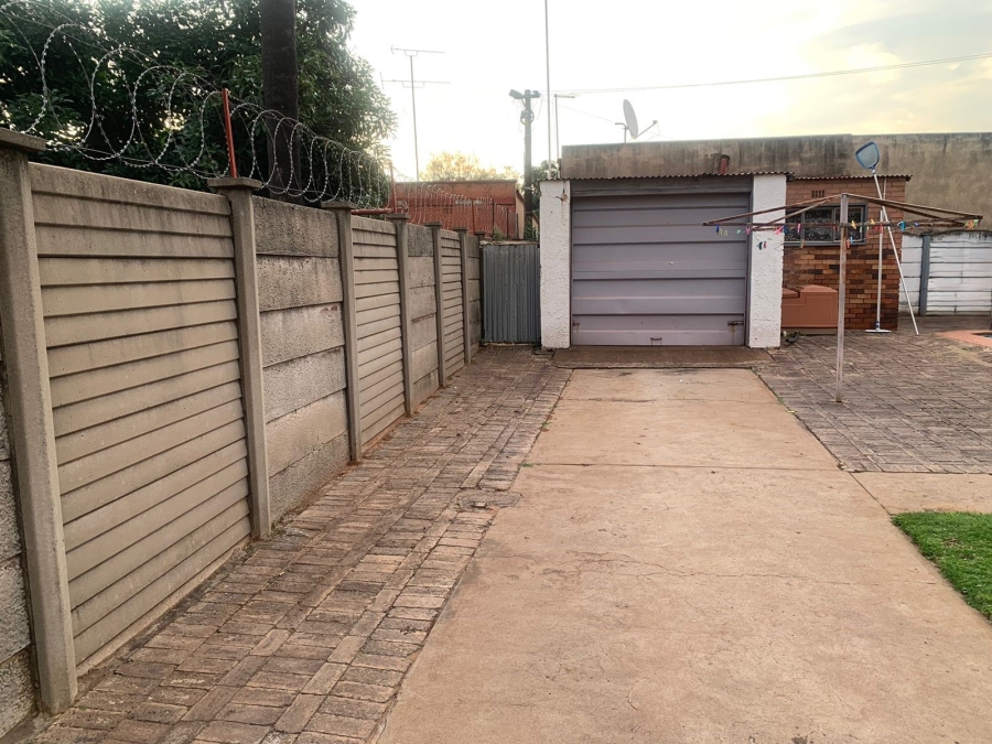 2 Bedroom Property for Sale in Vanderbijlpark CW 2 Gauteng
