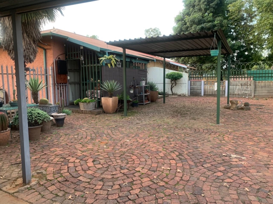 2 Bedroom Property for Sale in Vanderbijlpark CW 2 Gauteng