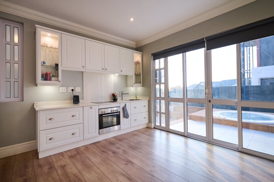 4 Bedroom Property for Sale in Waterfall Country Estate Gauteng