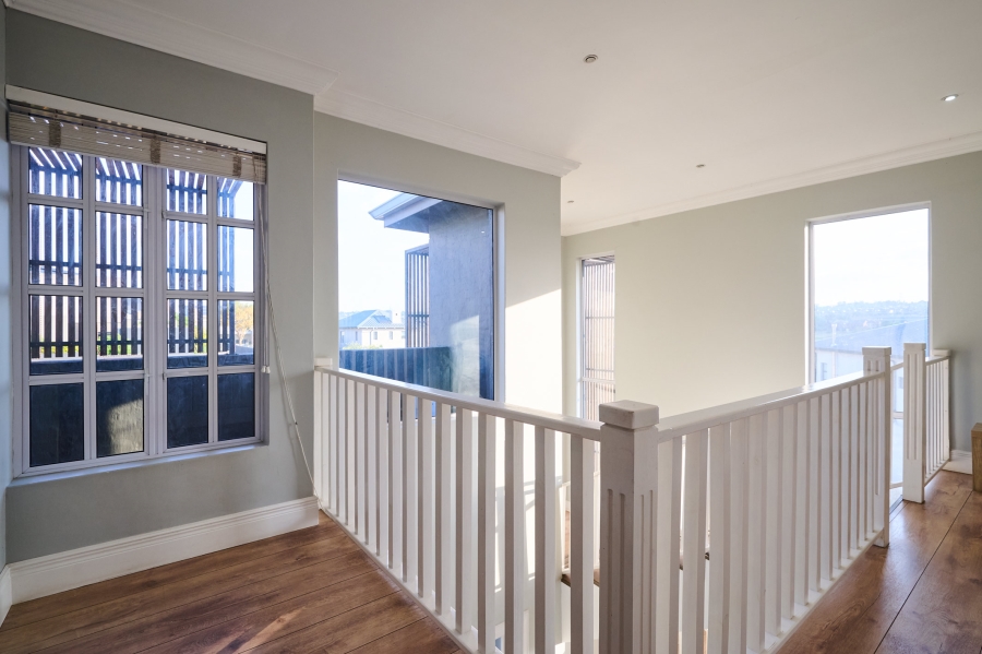 4 Bedroom Property for Sale in Waterfall Country Estate Gauteng