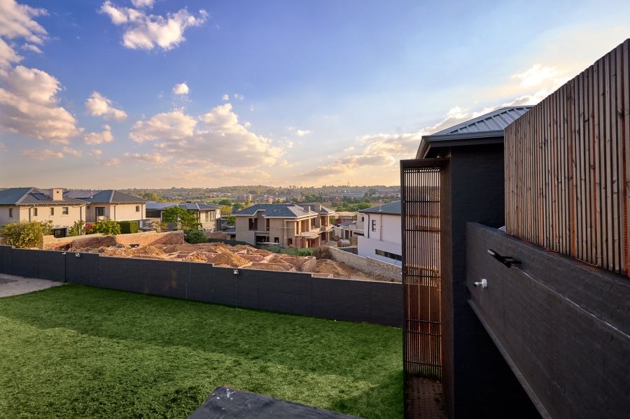 4 Bedroom Property for Sale in Waterfall Country Estate Gauteng