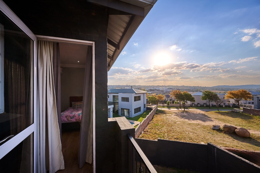 4 Bedroom Property for Sale in Waterfall Country Estate Gauteng