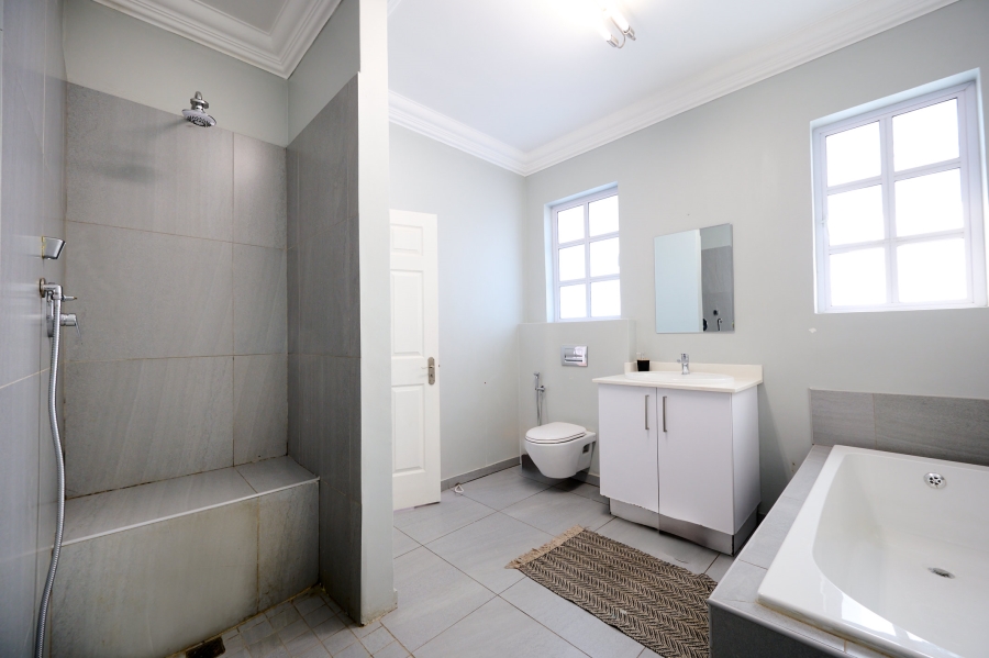 4 Bedroom Property for Sale in Waterfall Country Estate Gauteng