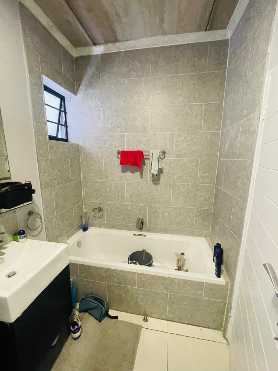 1 Bedroom Property for Sale in Ferndale Gauteng