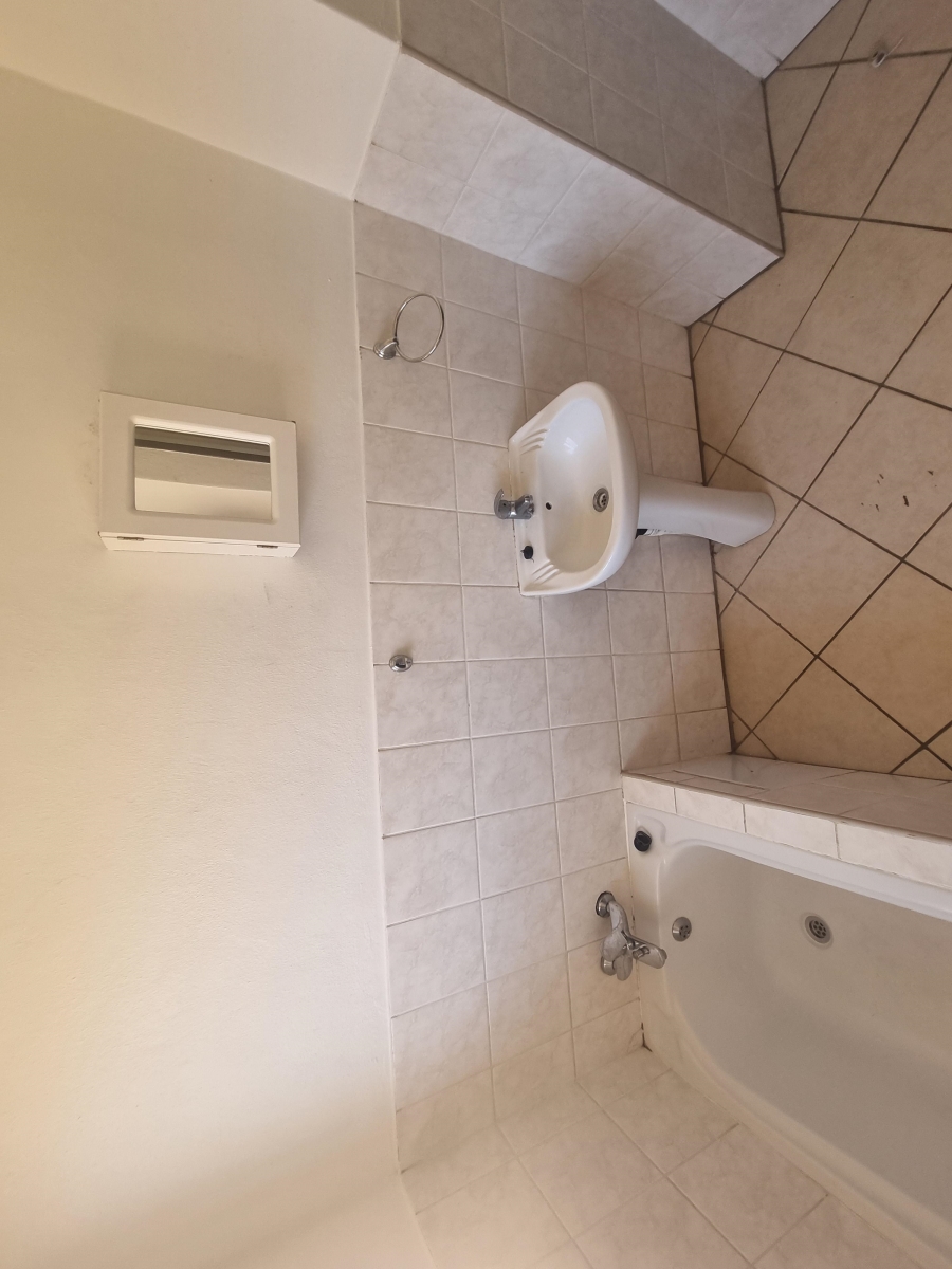 2 Bedroom Property for Sale in Honeydew Gauteng