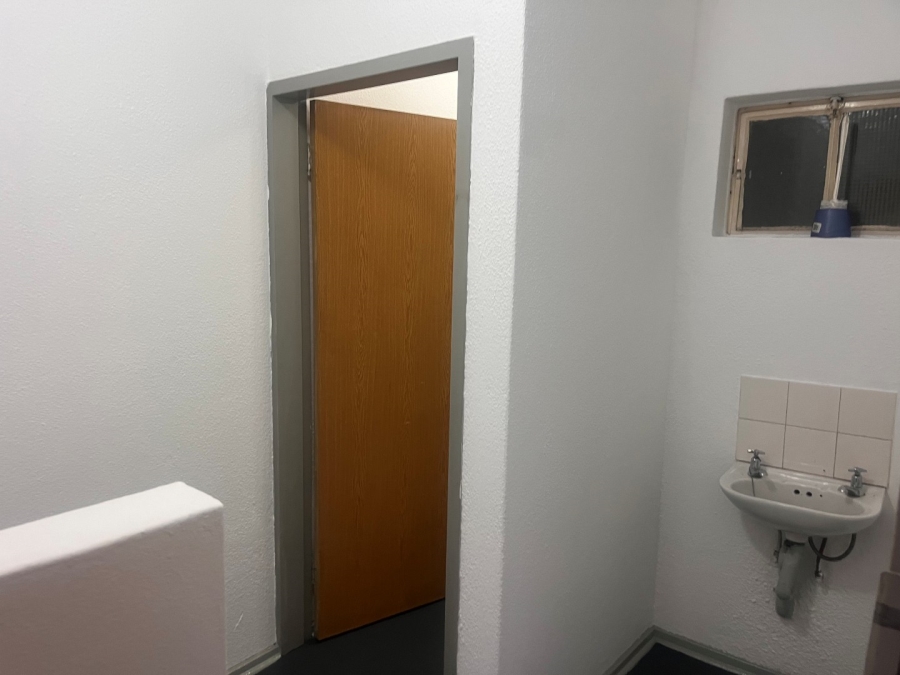 To Let Commercial Property for Rent in Jet Park Gauteng