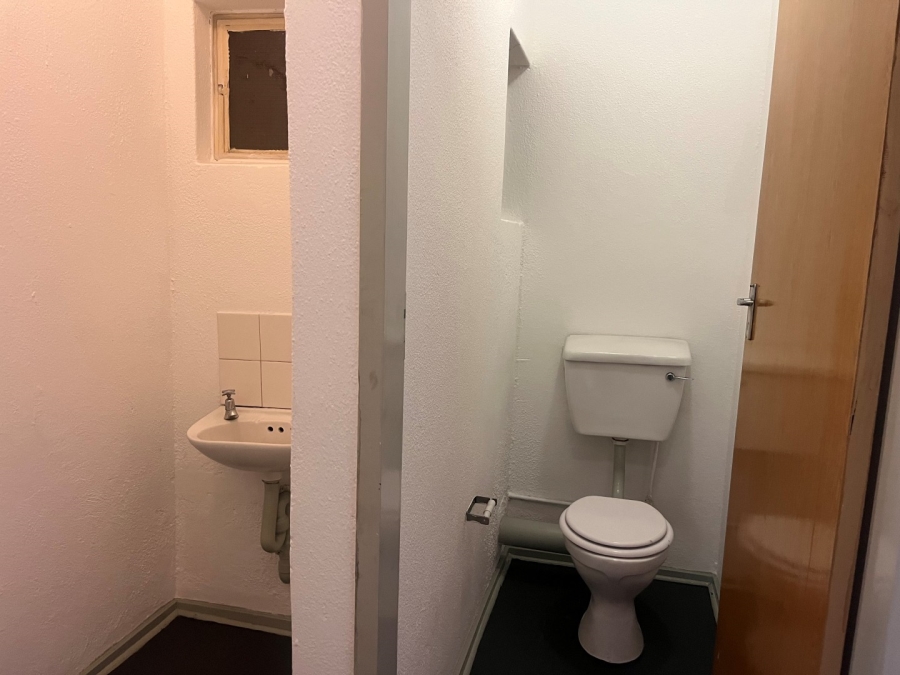 To Let Commercial Property for Rent in Jet Park Gauteng