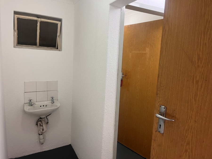 To Let Commercial Property for Rent in Jet Park Gauteng