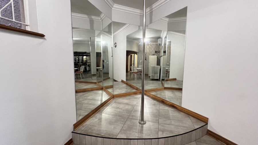 9 Bedroom Property for Sale in Muldersdrift Gauteng