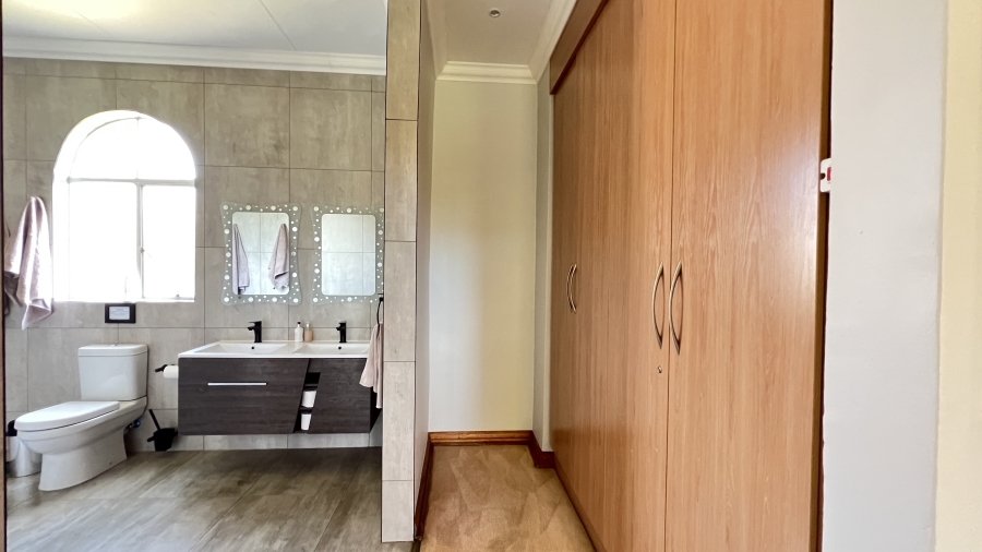 9 Bedroom Property for Sale in Muldersdrift Gauteng