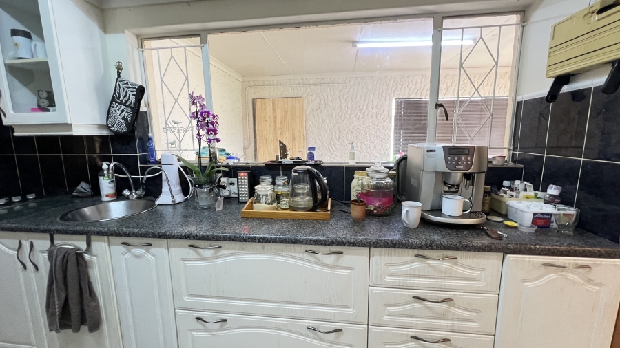 3 Bedroom Property for Sale in Greenhills Gauteng