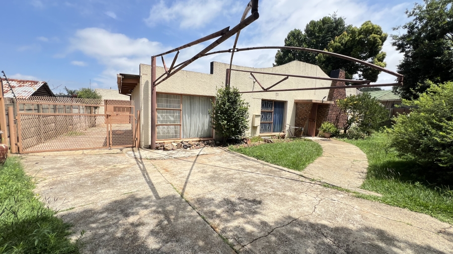3 Bedroom Property for Sale in Greenhills Gauteng