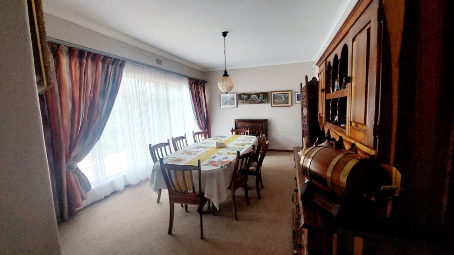 4 Bedroom Property for Sale in Helikonpark Gauteng