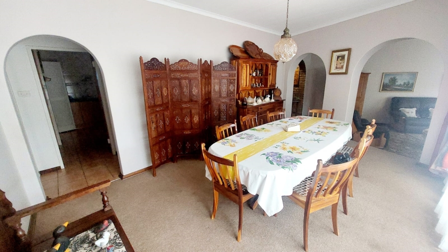 4 Bedroom Property for Sale in Helikonpark Gauteng