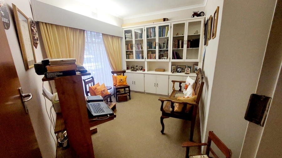 4 Bedroom Property for Sale in Helikonpark Gauteng